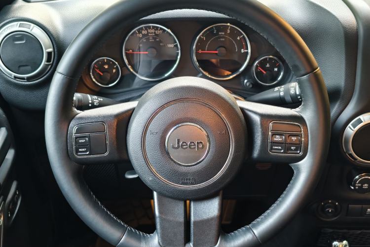 Used Jeep Wrangler 2015 2.8TD Sahara Four-Door Comfort Edition Steering Wheel