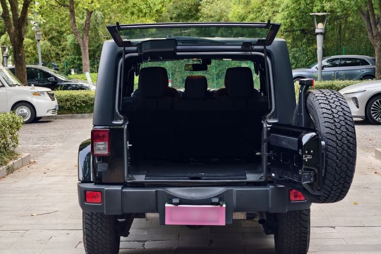 Used Jeep Wrangler 2015 2.8TD Sahara Four-Door Comfort Edition Trunk