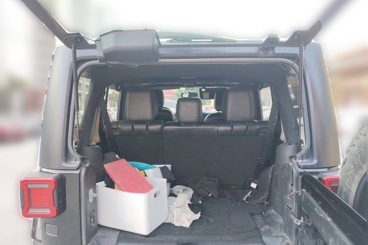 Used Jeep Wrangler 2015 3.0L Sahara Four-Door Comfort Edition Trunk
