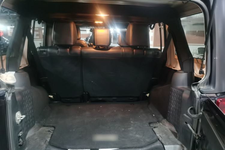 Used Jeep Wrangler 2015 2.8TD Sahara Four-Door Comfort Edition Trunk