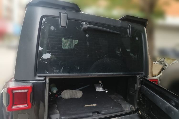 Used Jeep Wrangler 2015 2.8TD Sahara Four-Door Edition Trunk