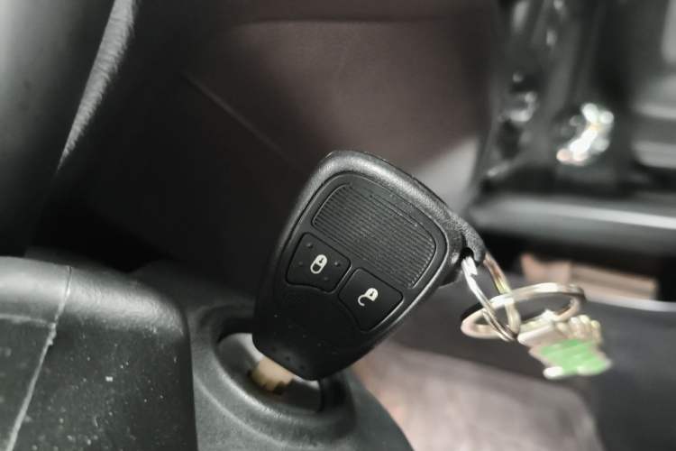 Used Jeep Wrangler 2015 3.6L Rubicon Two-Door Comfort Edition Vehicle Key