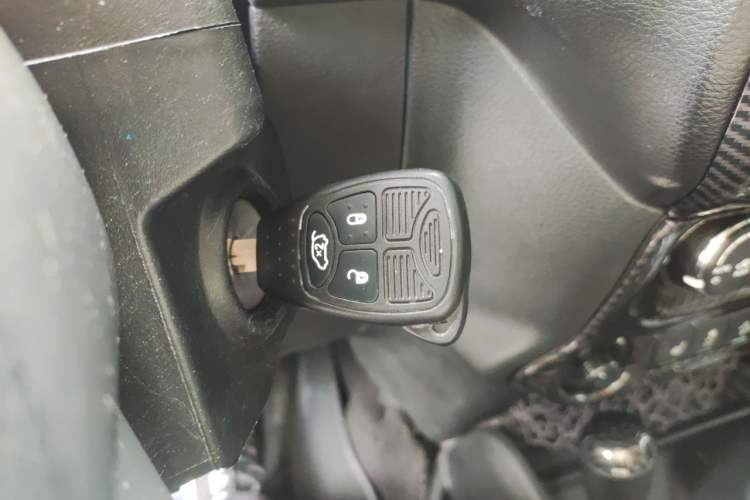 Used Jeep Wrangler 2015 3.0L Sahara Four-Door Comfort Edition Vehicle Key