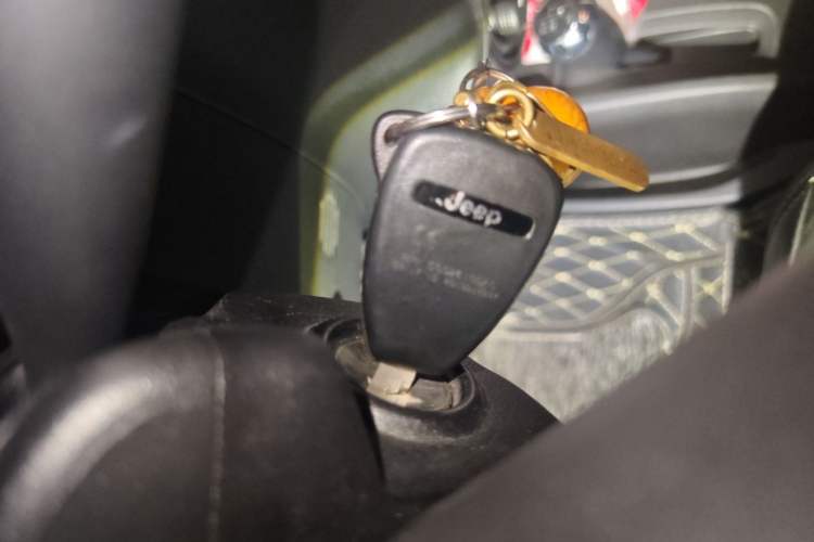 Used Jeep Wrangler 2015 3.6L Rubicon Four-Door Edition Vehicle Key