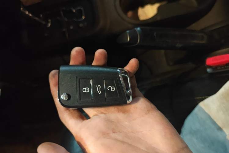 Used Jeep Wrangler 2015 2.8TD Sahara Four-Door Edition Vehicle Key