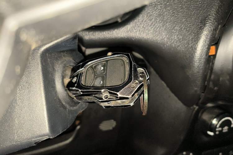 Used Jeep Wrangler 2015 3.0L Sahara Four-Door Comfort Edition Vehicle Key