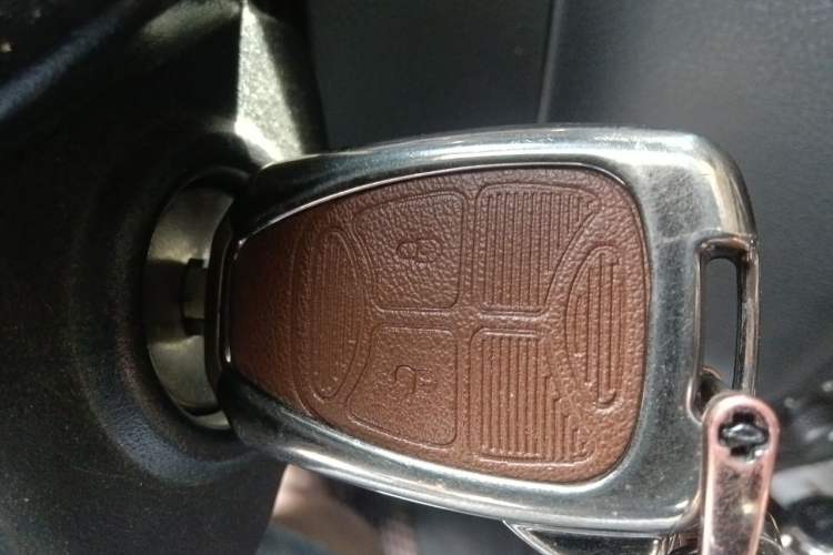 Used Jeep Wrangler 2015 3.0L Sahara Four-Door Comfort Edition Vehicle Key
