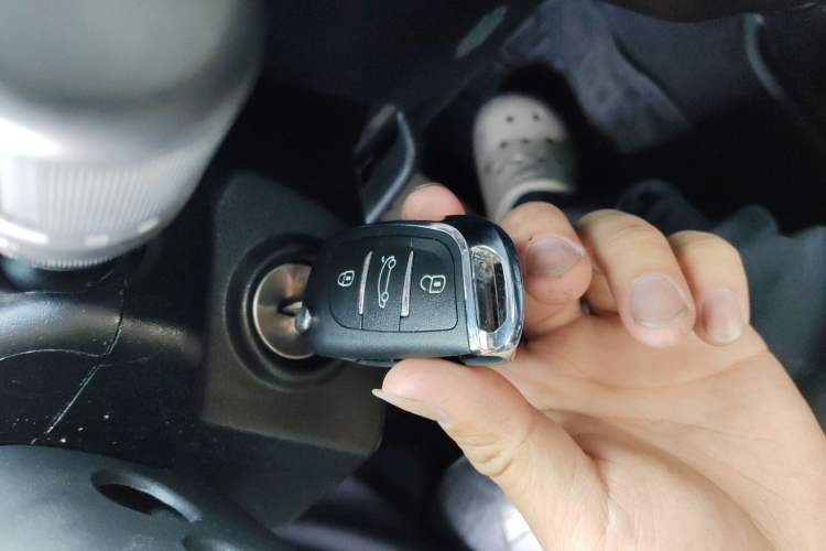 Used Jeep Wrangler 2015 3.0L Sahara Four-Door Comfort Edition Vehicle Key