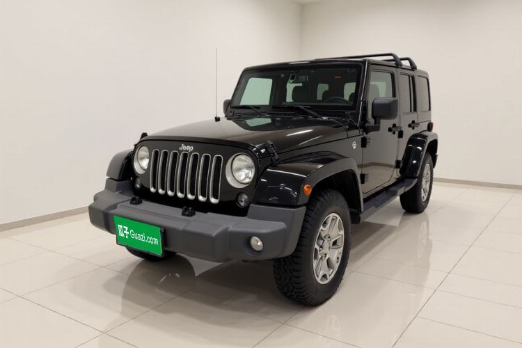 Gebrauchter Jeep Wrangler 2015 3.0L Sahara Four-Door Comfort Edition Guazi used car, China used car export, Used car for sale, Used cars, Cheapest cars for sale