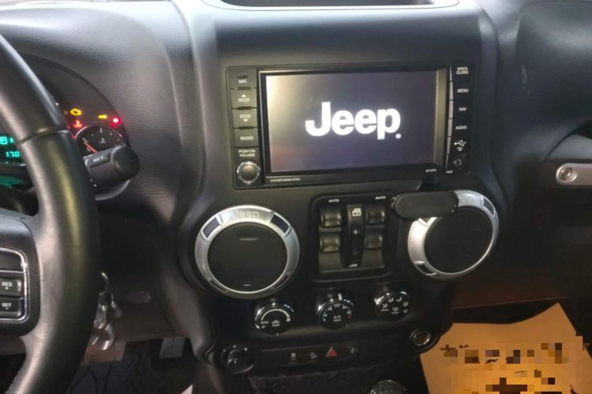 Used Jeep Wrangler 2015 2.8TD Sahara Four-Door Comfort Edition Audio And AC Panel