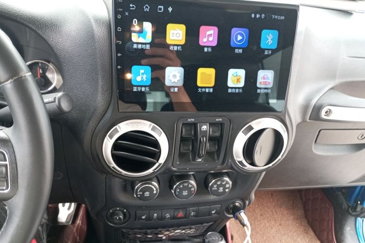 Used Jeep Wrangler 2015 3.0L Sahara Four-Door Edition Audio And AC Panel