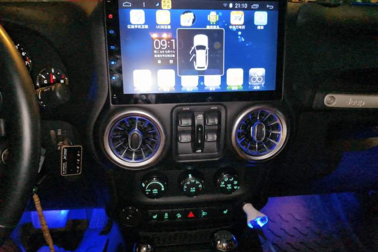 Used Jeep Wrangler 2015 3.6L Rubicon Four-Door Comfort Edition Audio And AC Panel