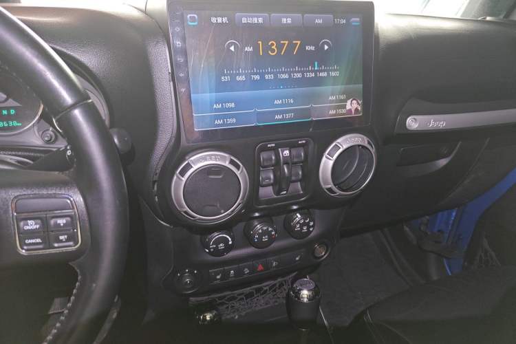 Used Jeep Wrangler 2015 3.0L Sahara Four-Door Comfort Edition Audio And AC Panel