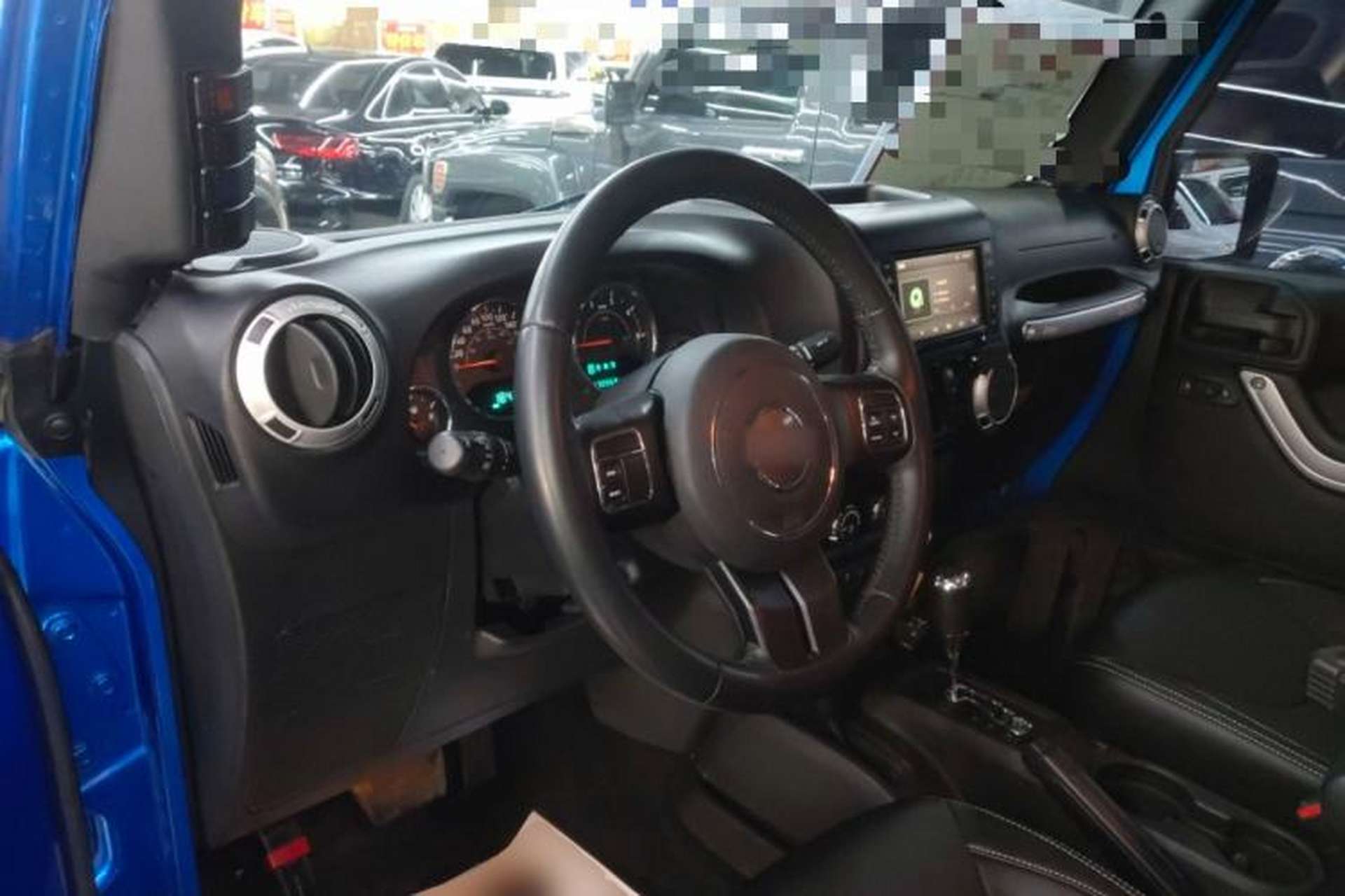 Used Jeep Wrangler 2015 2.8TD Sahara Four-Door Comfort Edition Center Console