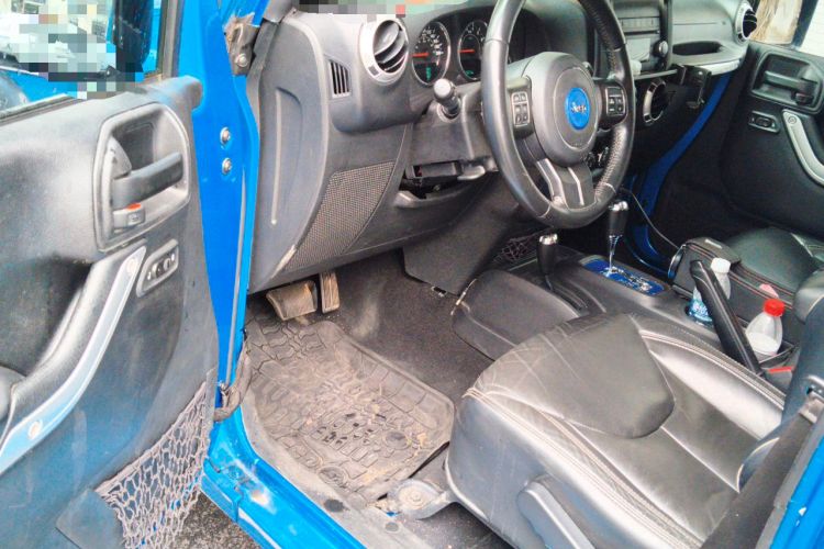 Used Jeep Wrangler 2015 3.0L Sahara Four-Door Comfort Edition Driver Seat