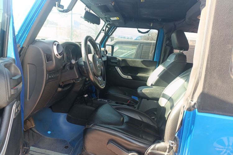 Used Jeep Wrangler 2015 3.6L Rubicon Two-Door Comfort Edition Driver Seat