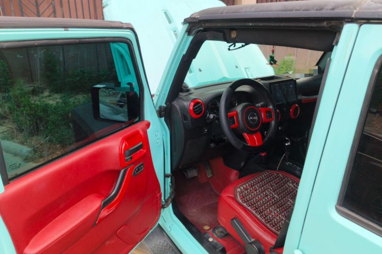 Used Jeep Wrangler 2015 2.8TD Sahara Four-Door Comfort Edition Driver Seat