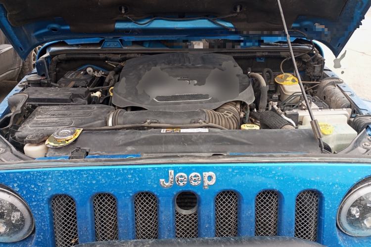 Used Jeep Wrangler 2015 3.0L Sahara Four-Door Edition Engine Bay