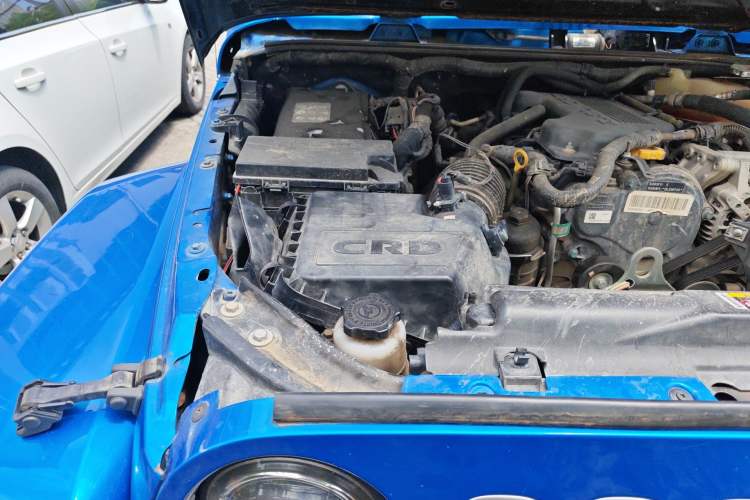 Used Jeep Wrangler 2015 2.8TD Sahara Four-Door Comfort Edition Engine Bay Right