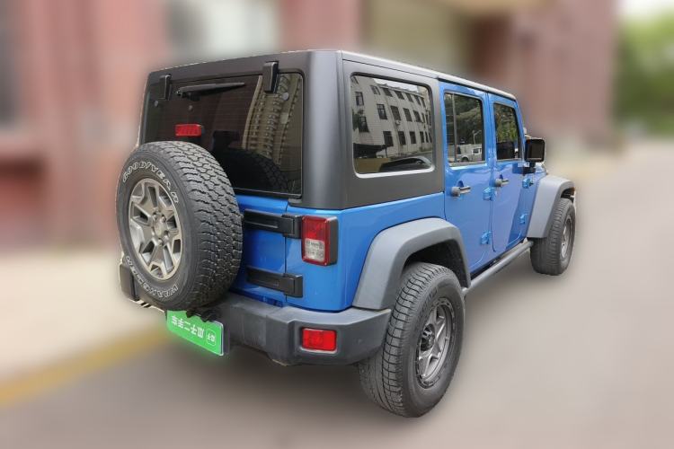 Used Jeep Wrangler 2015 3.6L Rubicon Four-Door Comfort Edition Exterior 5