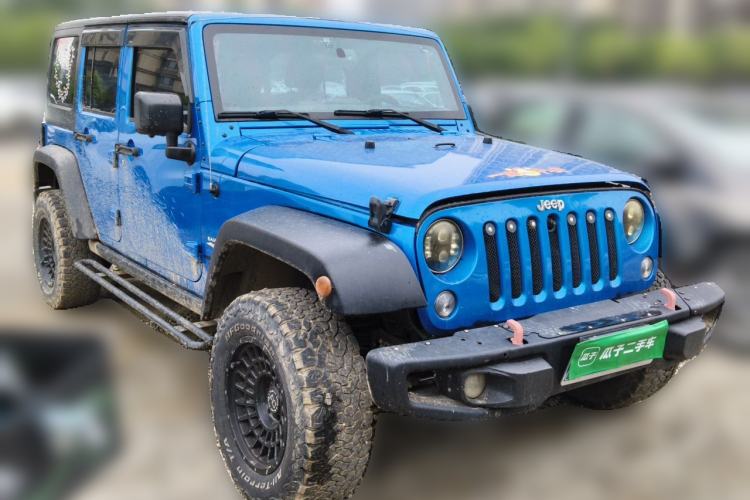 Used Jeep Wrangler 2015 2.8TD Sahara Four-Door Comfort Edition Front Right 45 Deg