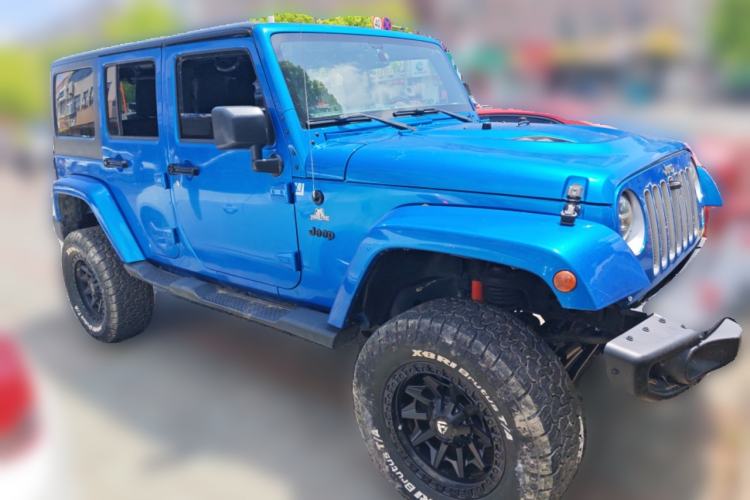 Used Jeep Wrangler 2015 2.8TD Sahara Four-Door Comfort Edition Front Right 45 Deg