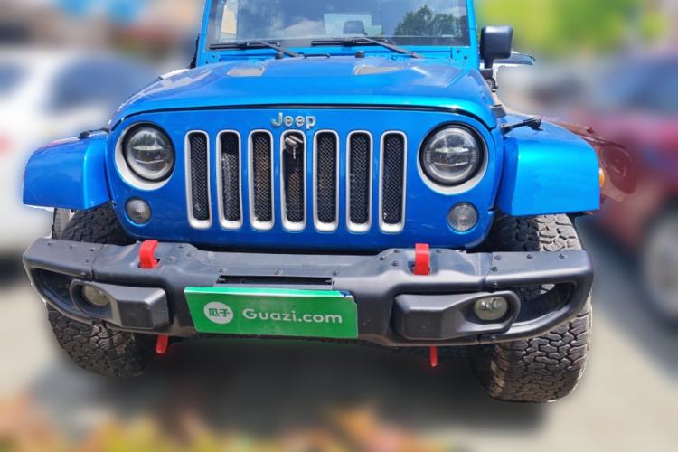 Used Jeep Wrangler 2015 2.8TD Sahara Four-Door Comfort Edition Front