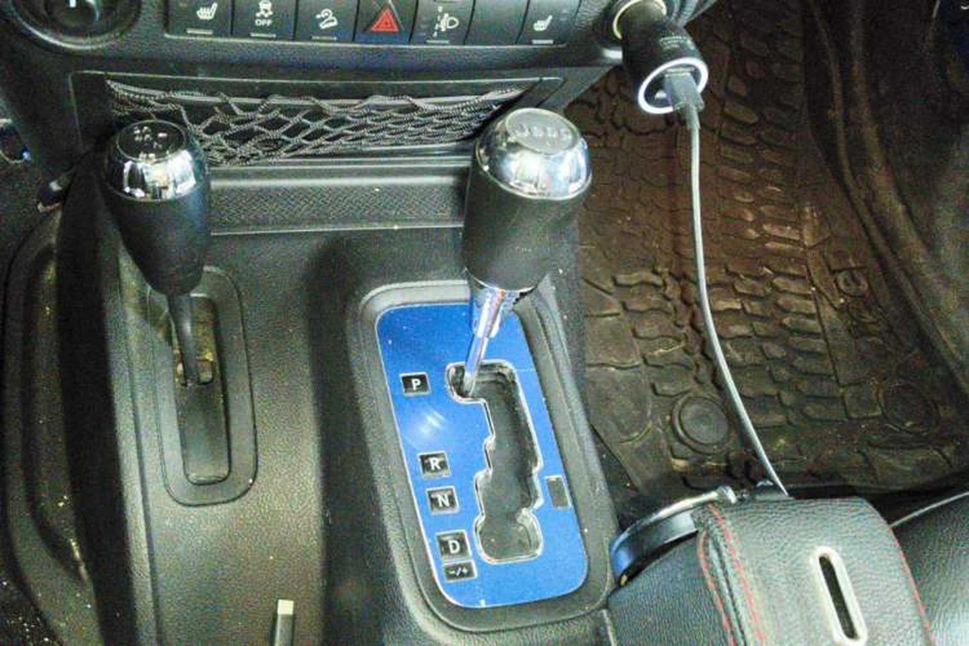 Used Jeep Wrangler 2015 3.0L Sahara Four-Door Comfort Edition Gear Lever