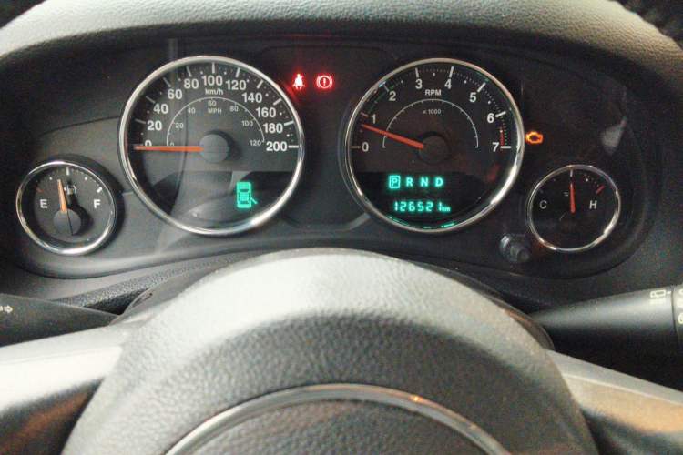 Used Jeep Wrangler 2015 3.0L Sahara Four-Door Comfort Edition Instrument Cluster
