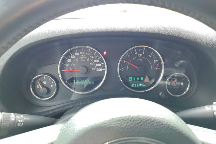 Used Jeep Wrangler 2015 3.0L Sahara Four-Door Comfort Edition Instrument Cluster