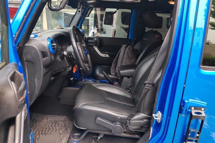 Used Jeep Wrangler 2015 3.6L Rubicon Four-Door Edition Left Front Seat