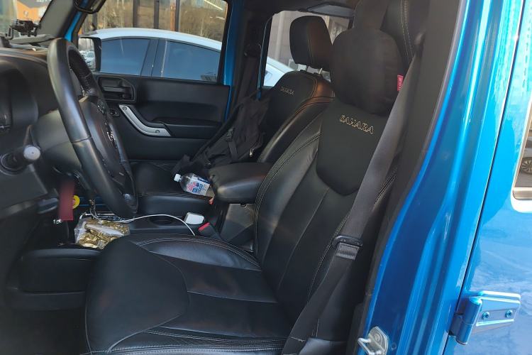Used Jeep Wrangler 2015 3.0L Sahara Four-Door Edition Left Front Seat