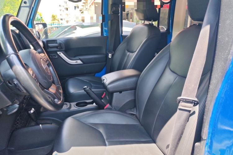 Used Jeep Wrangler 2015 2.8TD Sahara Four-Door Comfort Edition Left Front Seat