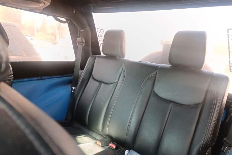 Used Jeep Wrangler 2015 3.6L Rubicon Two-Door Comfort Edition Left Rear Seat