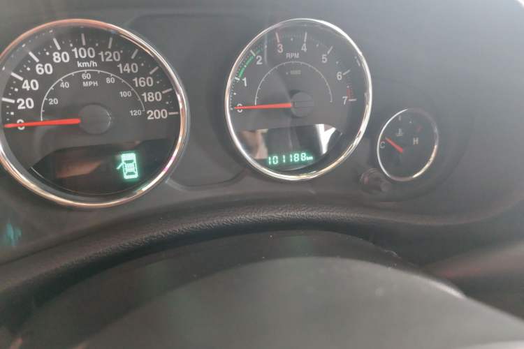 Used Jeep Wrangler 2015 3.0L Sahara Four-Door Comfort Edition Odometer Close Up