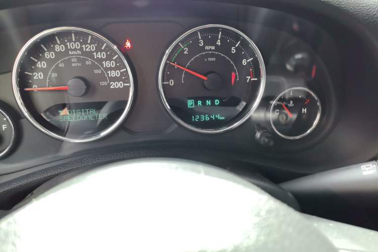 Used Jeep Wrangler 2015 3.0L Sahara Four-Door Comfort Edition Odometer Close Up
