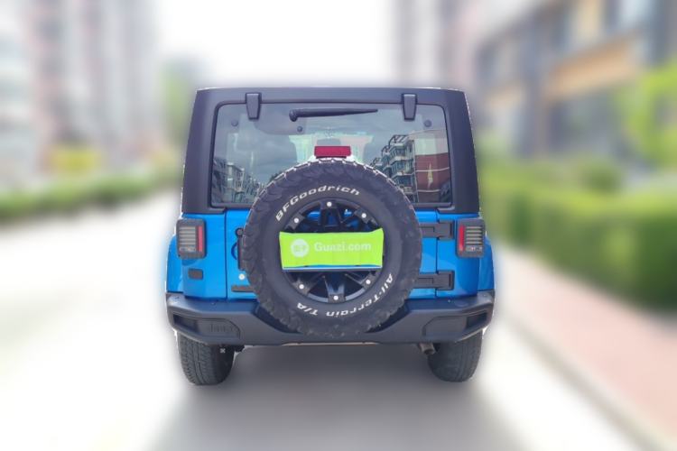 Used Jeep Wrangler 2015 3.0L Sahara Four-Door Comfort Edition Rear