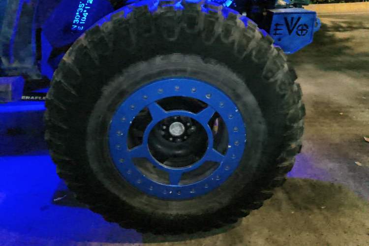 Used Jeep Wrangler 2015 3.6L Rubicon Four-Door Comfort Edition Right Front Wheel Hub