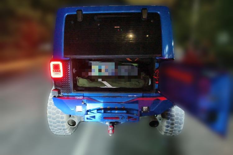 Used Jeep Wrangler 2015 3.6L Rubicon Four-Door Comfort Edition Trunk