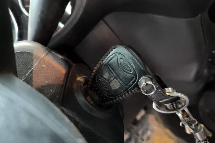Used Jeep Wrangler 2015 3.0L Sahara Four-Door Comfort Edition Vehicle Key