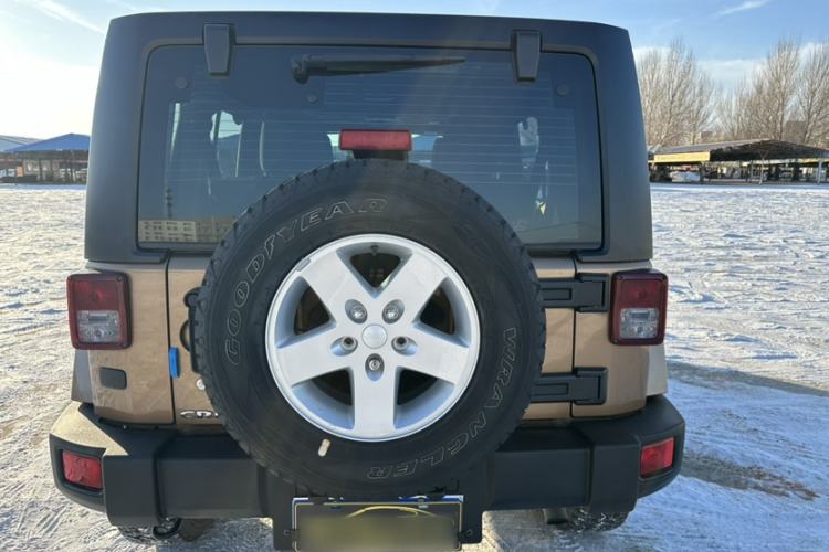 Used Jeep Wrangler 2015 2.8TD Sahara Four-Door Comfort Edition Exterior 13