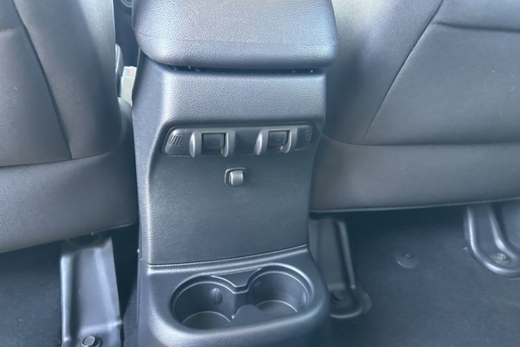 Used Jeep Wrangler 2015 2.8TD Sahara Four-Door Comfort Edition Interior 10