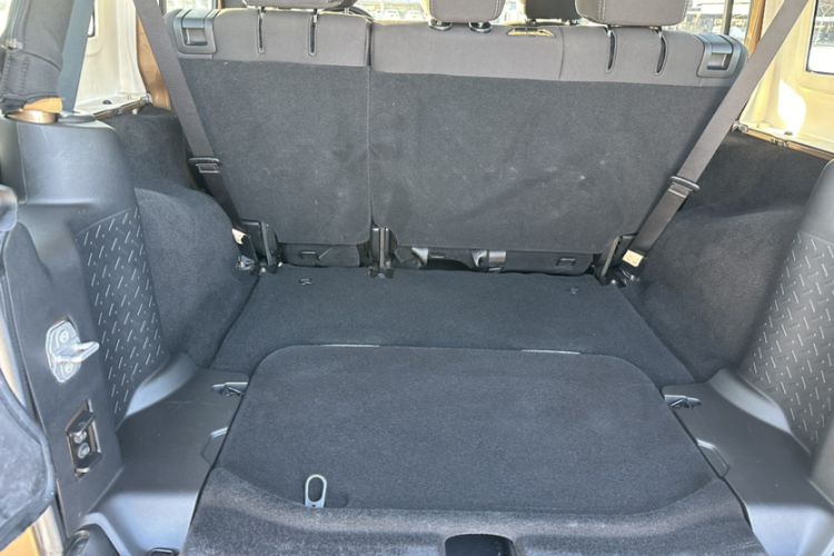 Used Jeep Wrangler 2015 2.8TD Sahara Four-Door Comfort Edition Interior 11