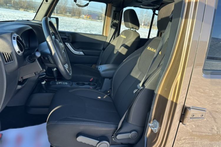 Used Jeep Wrangler 2015 2.8TD Sahara Four-Door Comfort Edition Interior 3