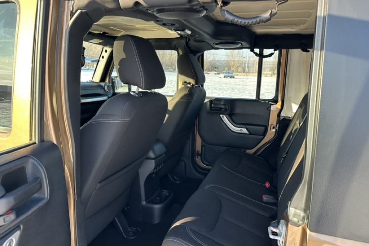Used Jeep Wrangler 2015 2.8TD Sahara Four-Door Comfort Edition Interior 5