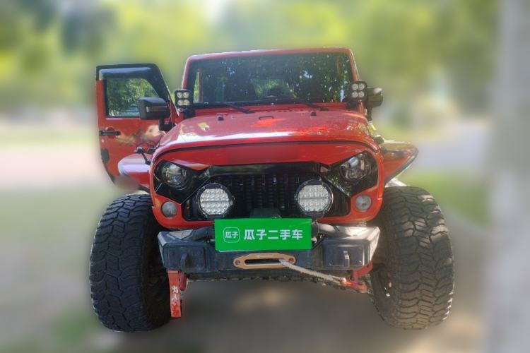Used Jeep Wrangler 2015 2.8TD Sahara Four-Door Comfort Edition Front