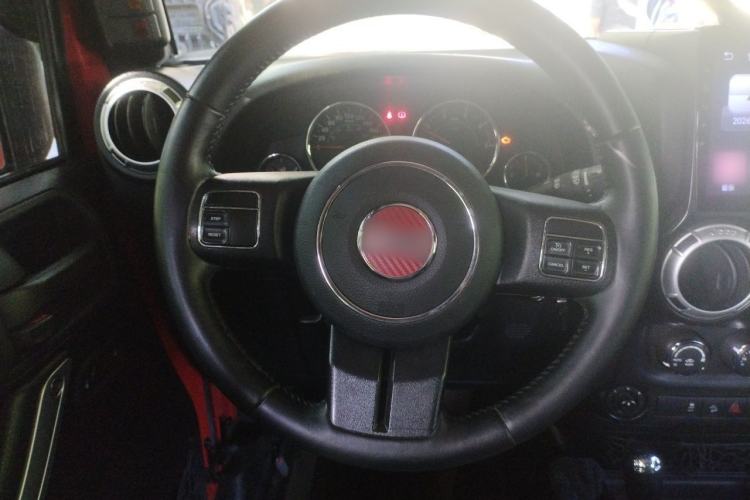 Used Jeep Wrangler 2015 2.8TD Sahara Four-Door Comfort Edition Steering Wheel