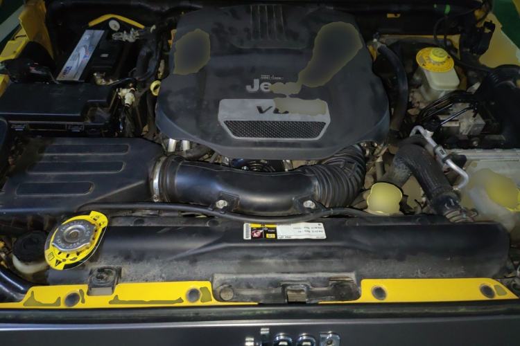 Used Jeep Wrangler 2015 3.0L Sahara Four-Door Comfort Edition Engine Bay