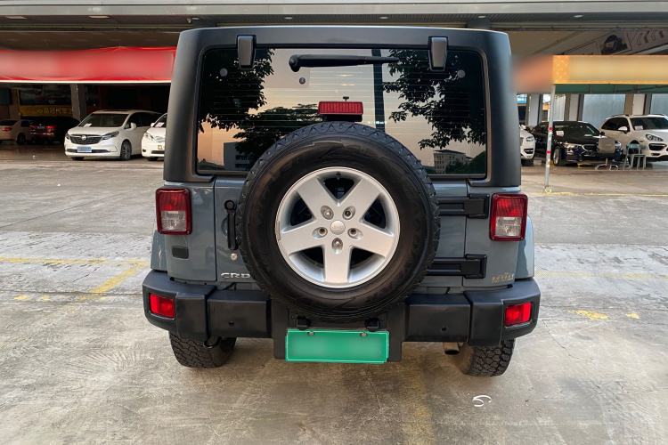 Used Jeep Wrangler 2015 2.8TD Sahara Four-Door Comfort Edition Exterior 4