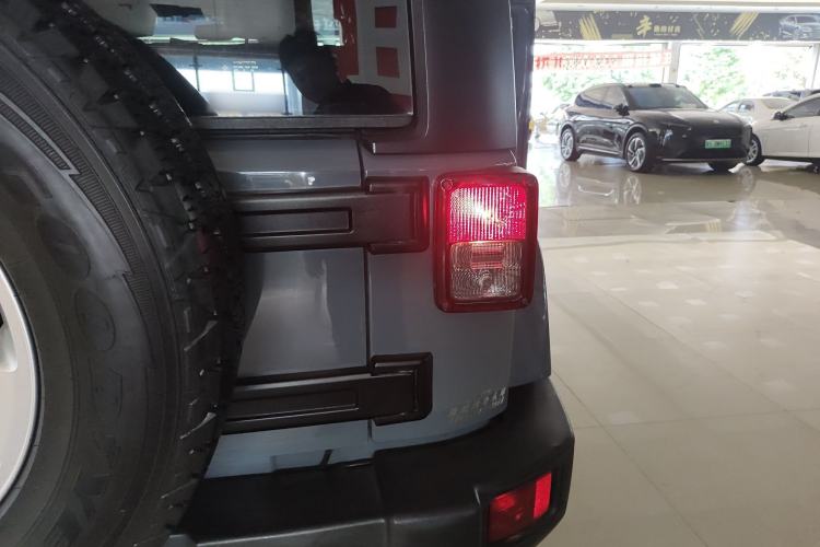Used Jeep Wrangler 2015 2.8TD Sahara Four-Door Comfort Edition Exterior 6